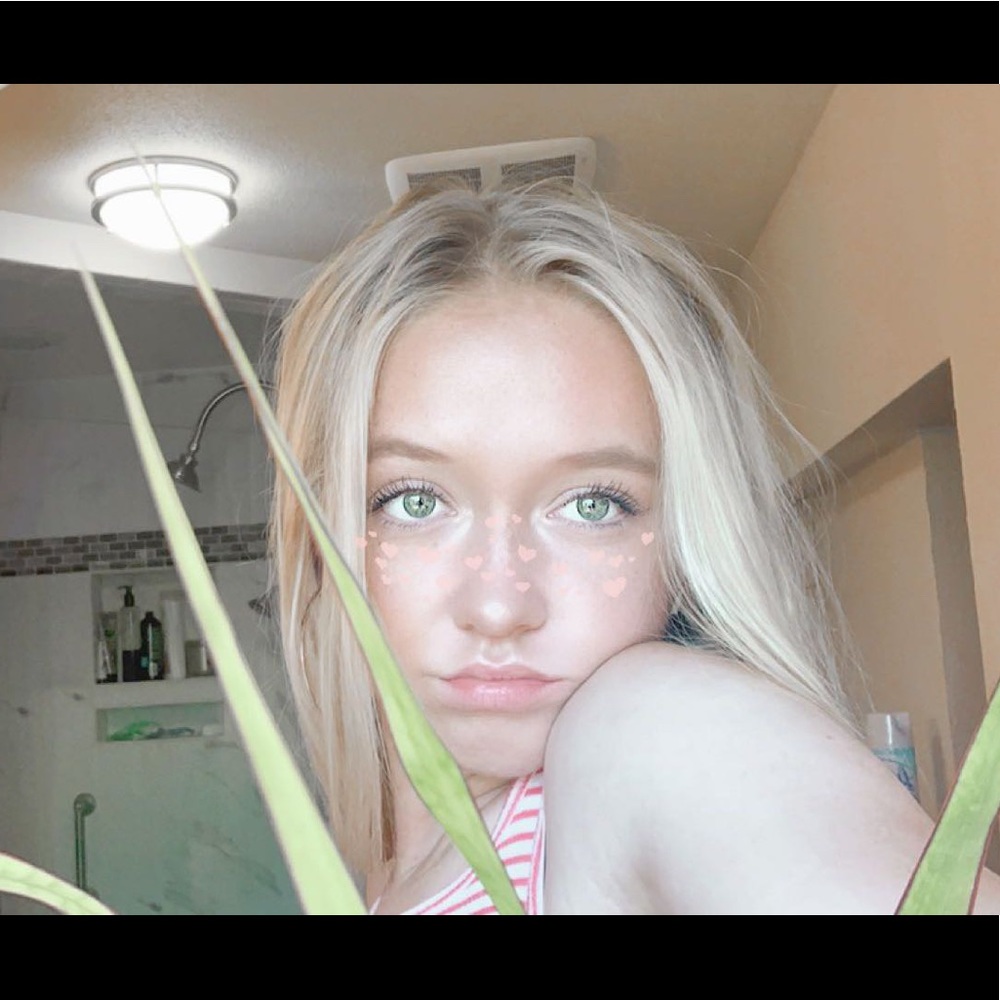 Meet your Posher, Riley - Picture 3 of 7